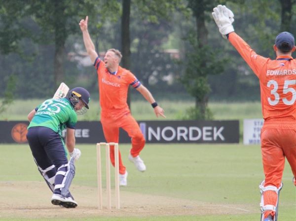 Curtis Campher is lbw (CricketEurope)