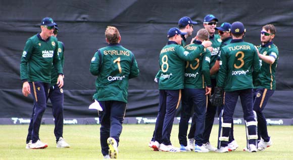 Congratulations for Mayes after he holds the catch to dismiss Hopw (CricketEurope)