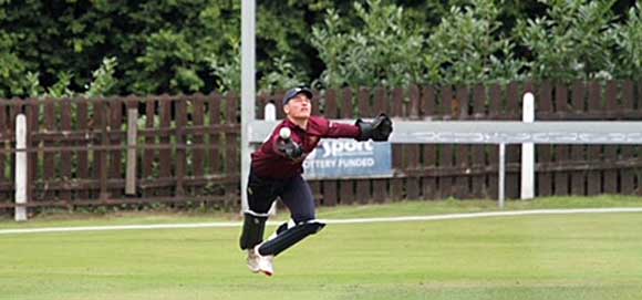 Melly fails to take the chance offered by Carmichael (CricketEurope)