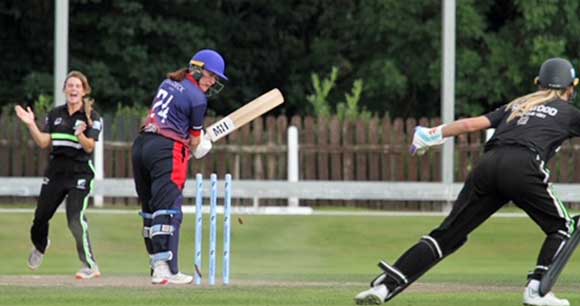Delight for Maritz as Caulfield is bowled (CricketEurope)