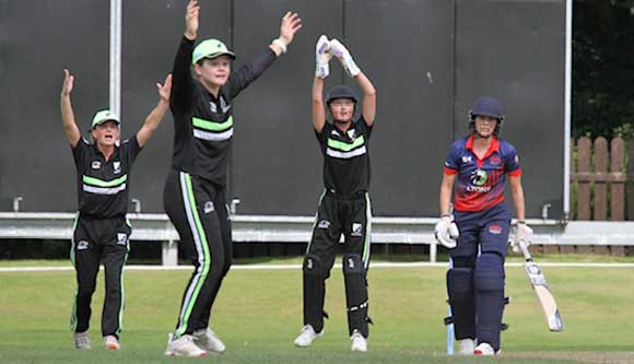 Holywood strike again as Lyons is caught by keeper Cupitt (CricketEurope)