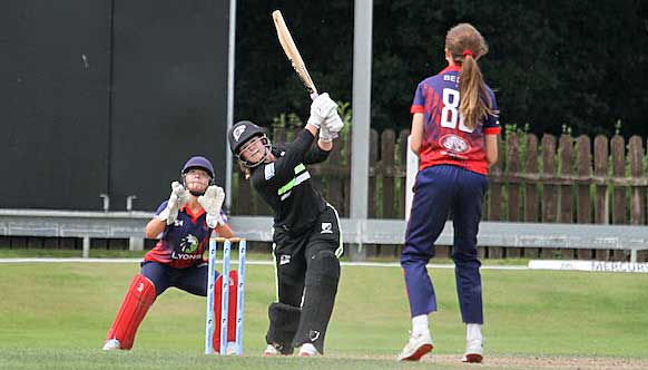 One bounce to the boundary by Landsman (CricketEurope)