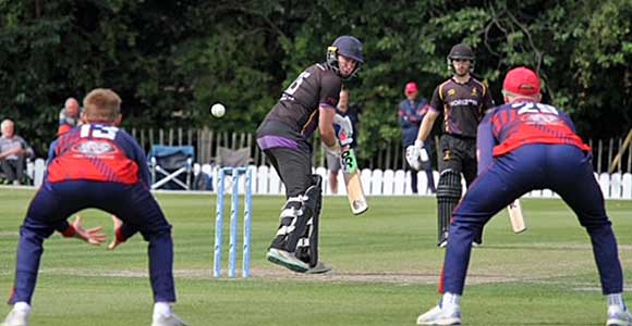 This edge fails to carry to McCollum (CricketEurope)