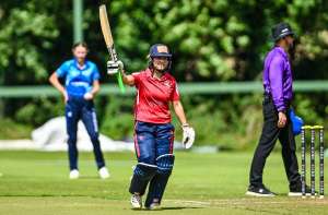 Amy Hunter celebrates a century for the Dragons