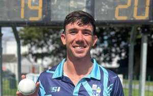Matthew Hollard took 6 for 6